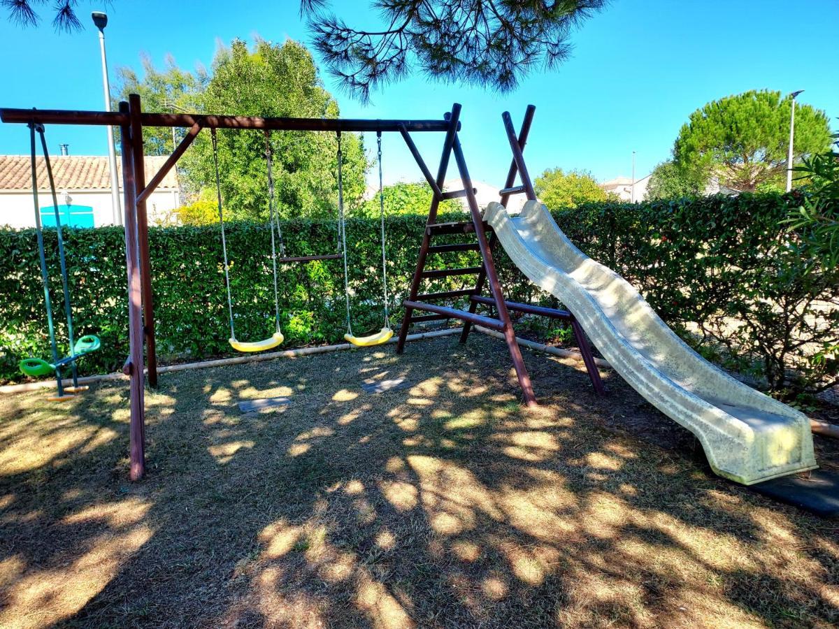 Villa Maison familiale avec piscine chauffée à Saint-Georges-de-Didonne Extérieur photo